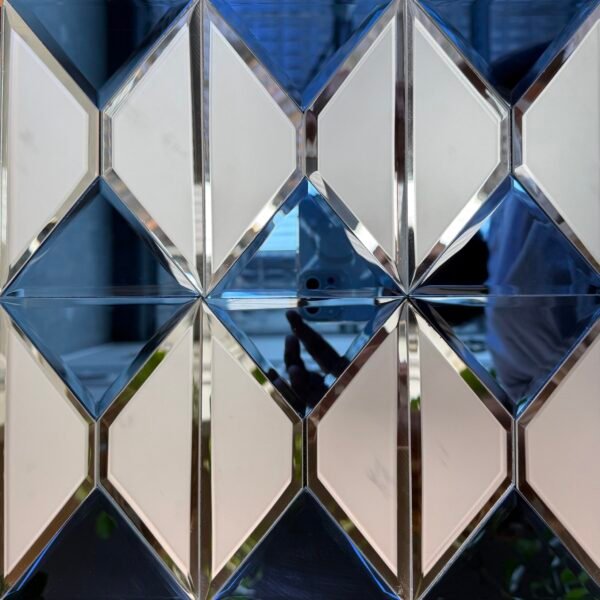 300*300 GLASS MOSAIC TILE UHD-2208